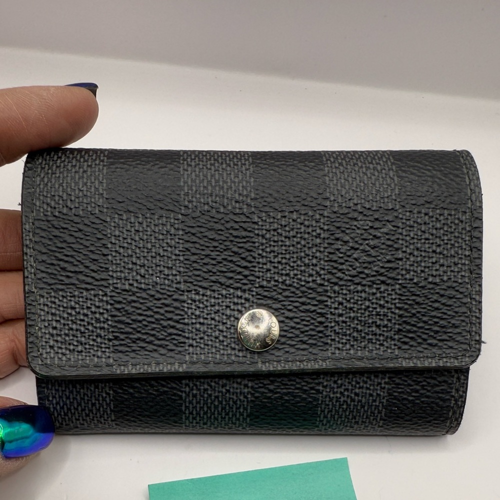 LOUIS Vuitton 6 key holder Damier Graphite